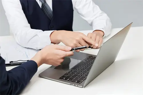 电脑为什么运行非常卡顿