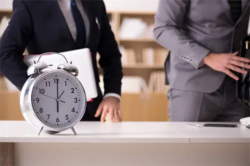 人类与电脑是什么题材的